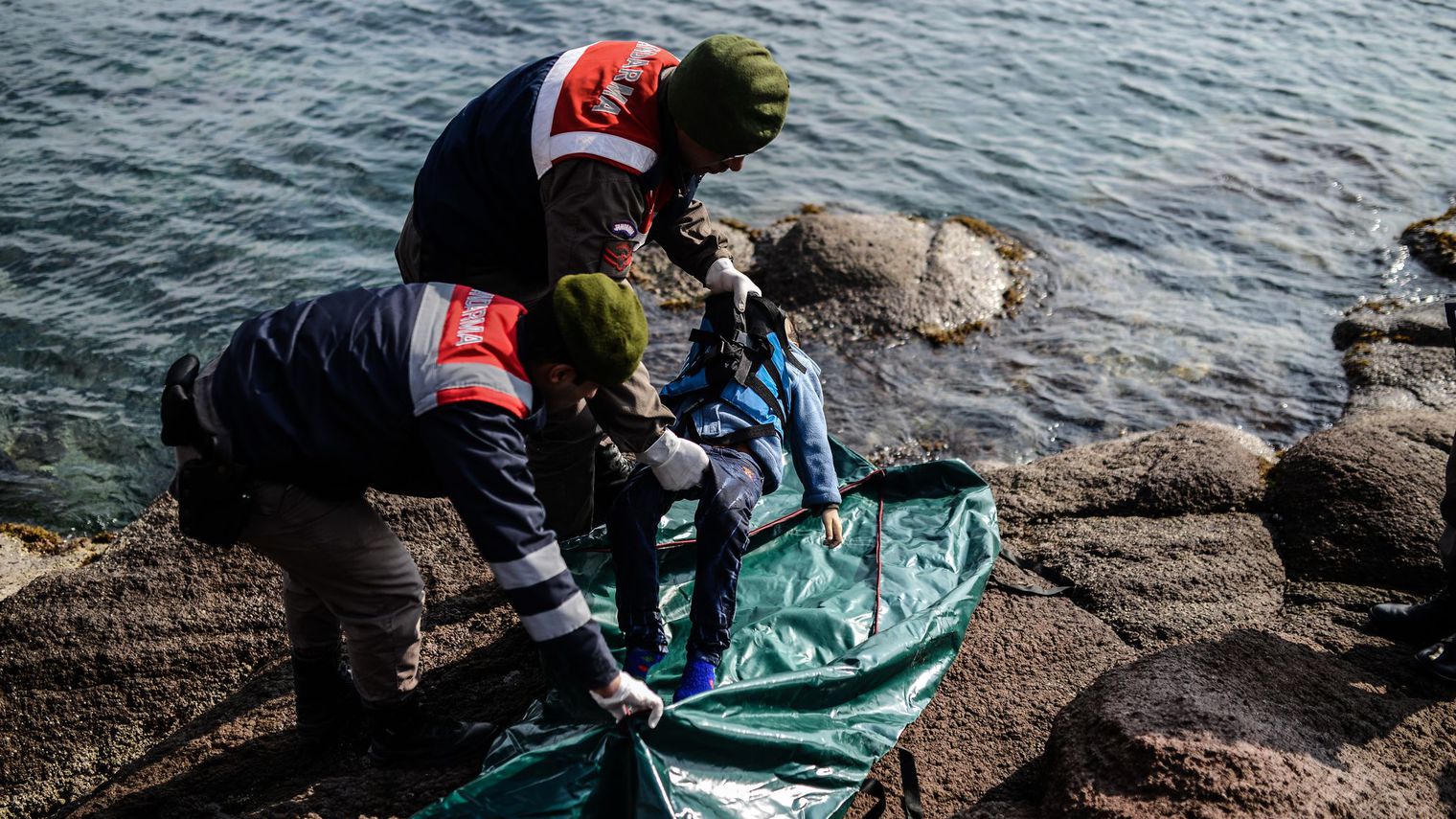 3800 Migrants Sont Morts En Méditerranée En 2016, Un Triste Record ...