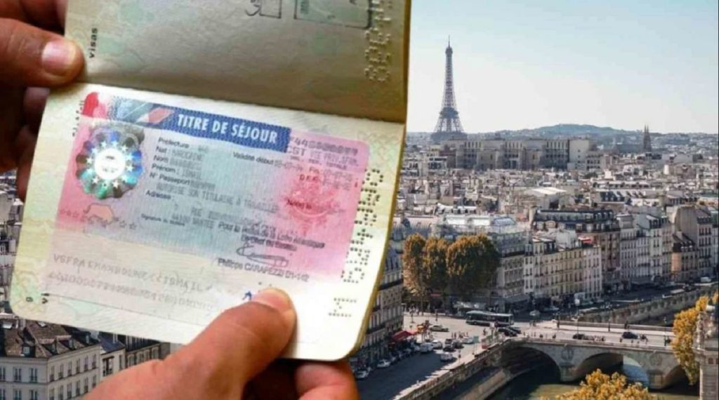 Titres de séjour en France : le juteux business des intermédiaires sur le dos des migrants