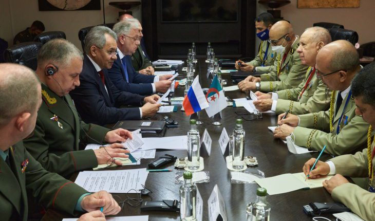Meeting between representatives of the Algerian army and the Russian army.