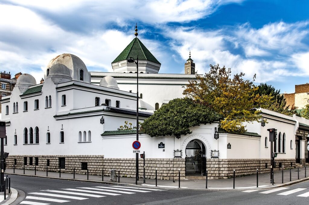 La Grande Mosquée de Paris dénonce une « campagne calomnieuse » orchestrée par CNews