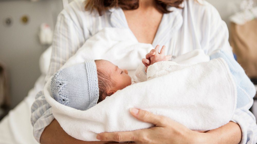 Femmes actives algériennes : la durée du congé maternité officiellement prolongée