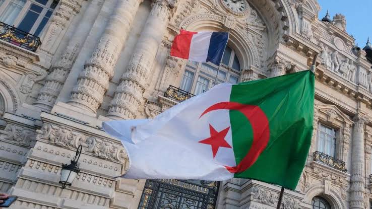 Crise Algérie-France : le Sénat français propose de « résilier les accords de 1968 en conséquence »